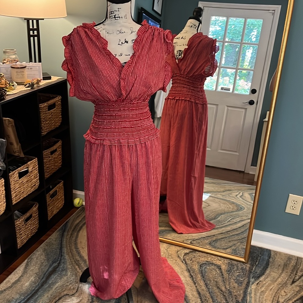 Max Studio Pantsuit Red and White size L Large Really CUTE